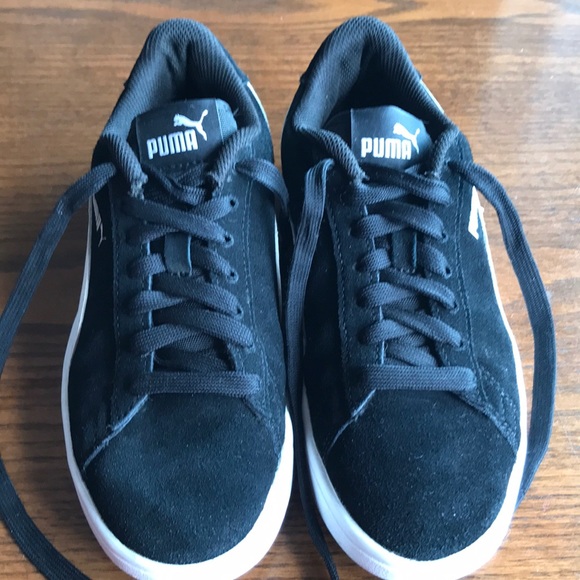 COPY - Puma black suede white trim big kid 5=womens 7 shoes EUC - Picture 1 of 9